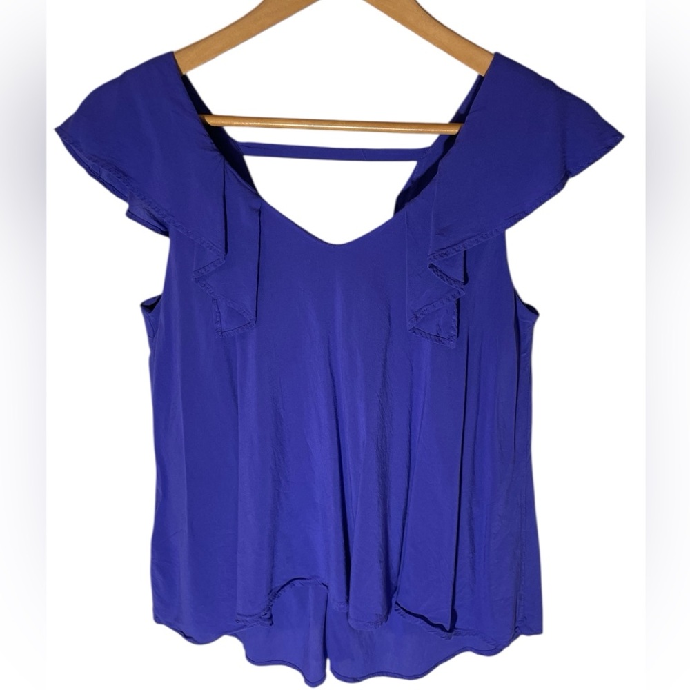 E3- BCBGeneration - Women’s XS -  Blue Flutter Sleeve Ruffled Blouse